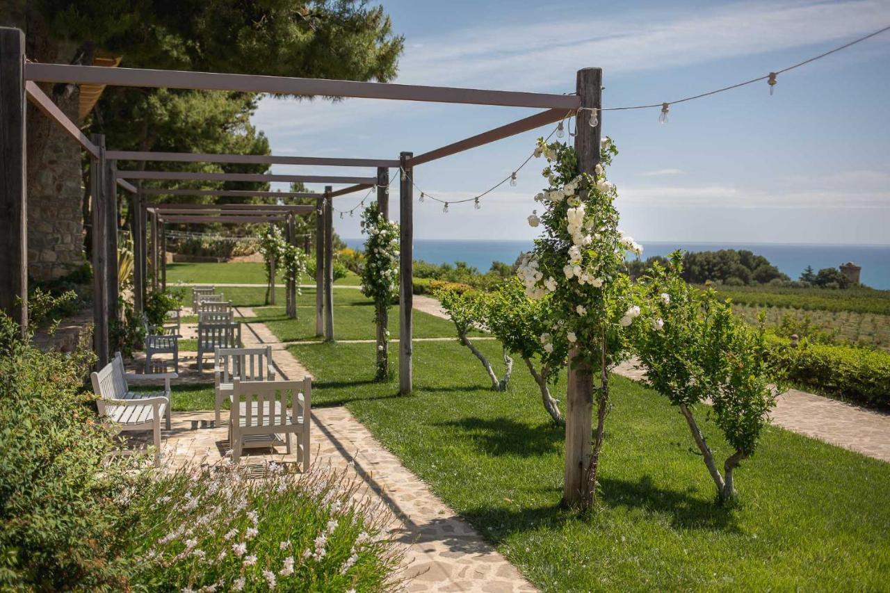 Masseria Agriturismo Torre Di Albidona 特雷比萨切 外观 照片